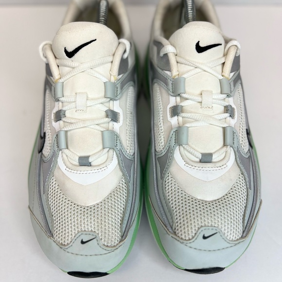 Nike Air Max Bliss Womens Sz 10M DH5128-103 White/Silver/Sage XLNT COND.! - Picture 2 of 16